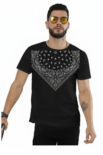 BLACK BANDANA SCARF GRAPHIC T-SHIRT